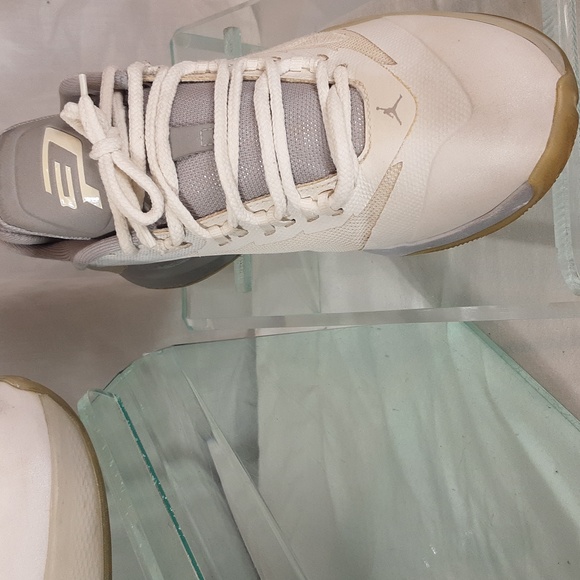 Shoes - Picture 3 of 6